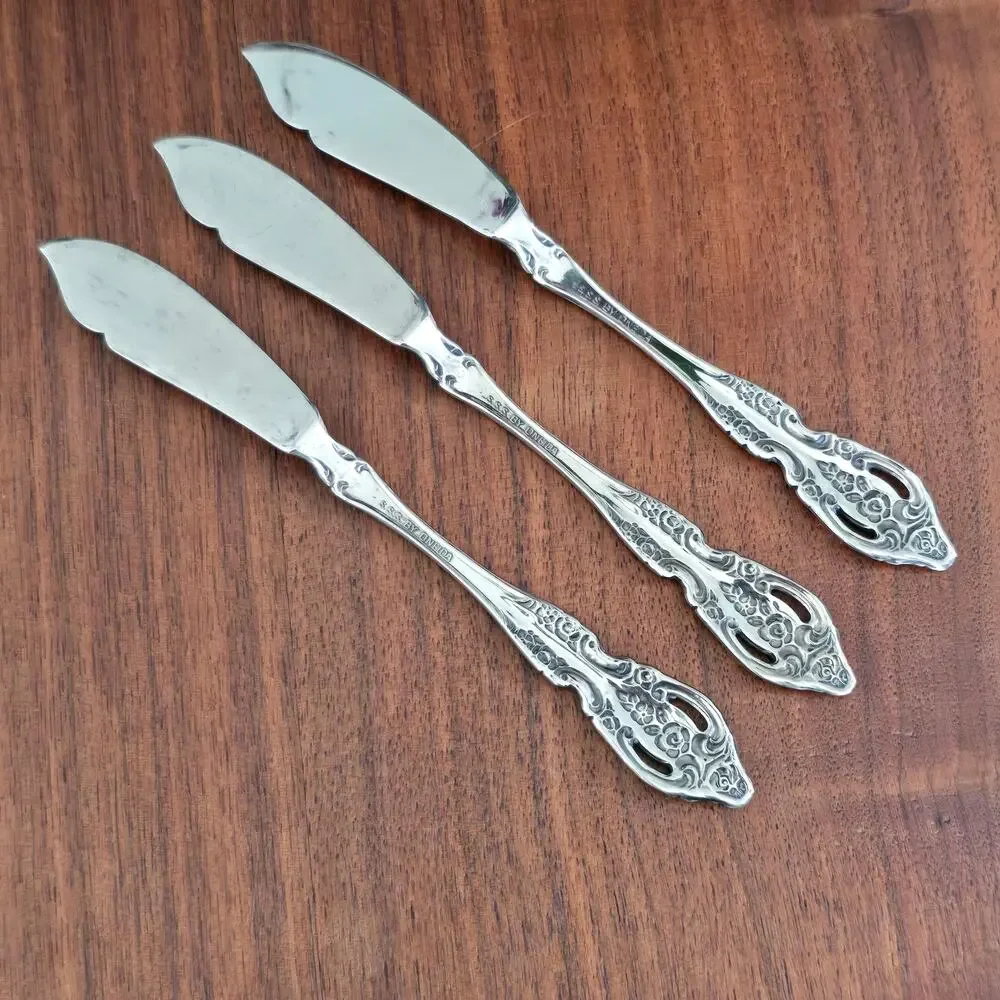 Oneida Renoir-Pembrooke Flat Handle Master Butter Knife Stainless Victoriana
